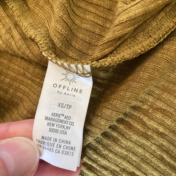 Aerie offline women’s XS 1/2 snap long sleeve tee - Picture 7 of 7